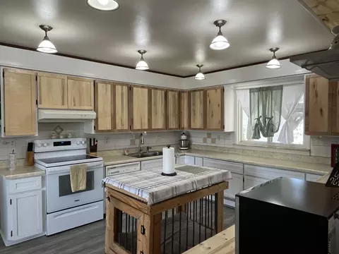 Kitchen - 3265 Bischoff, Harrison, MI 48625 photo 1 of 4