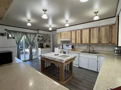 Kitchen - 3265 Bischoff, Harrison, MI 48625 photo 2 of 4