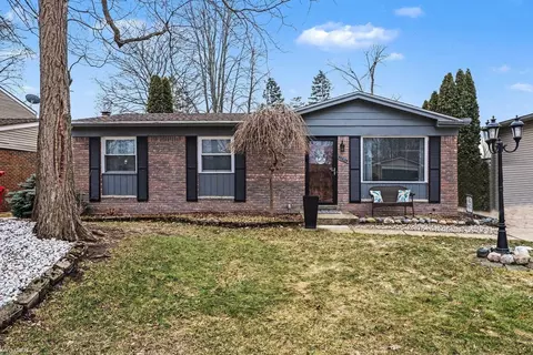 50625 Jim, New Baltimore, MI 48047