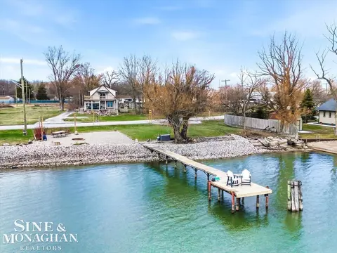 8518 S S Riv, Cottrellville, MI 48039