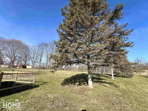 Exterior - 1860 S M-52, Owosso, MI 48867 photo 2 of 23