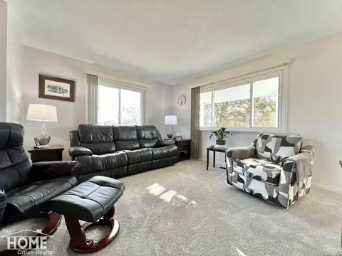 Living - 1860 S M-52, Owosso, MI 48867 photo 1 of 8
