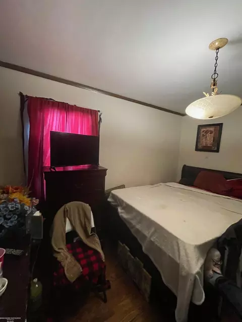 Bedroom - 5570 Farmbrook, Detroit, MI 48224 photo 2 of 2