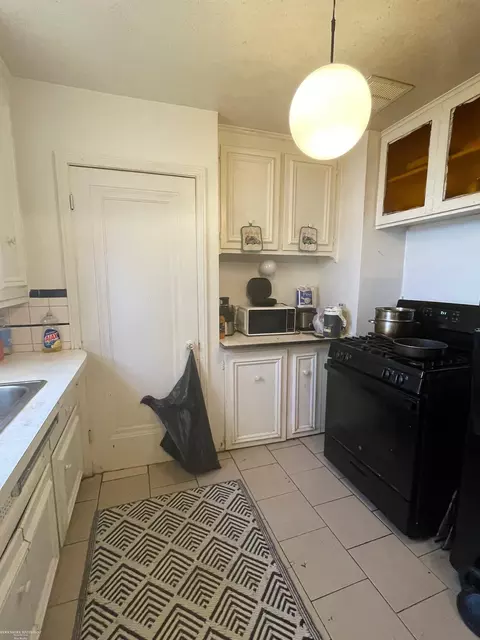 Kitchen - 5570 Farmbrook, Detroit, MI 48224 photo 2 of 2