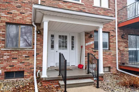 23041 Liberty # 21, Saint Clair Shores, MI 48080