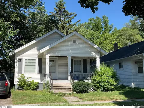 1907 N Clinton, Saginaw, MI 48602