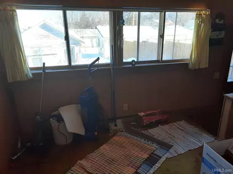 304 E Longyear, Bessemer, MI 49911