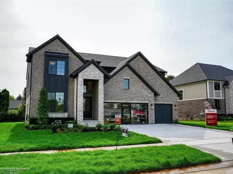 23798 Hawkshead, Macomb, MI 48042