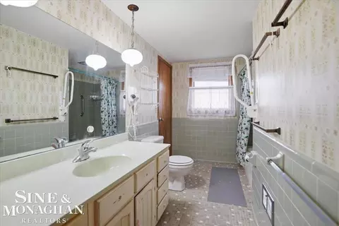 Bath - 841 S 12th, Saint Clair, MI 48079 photo 2 of 3