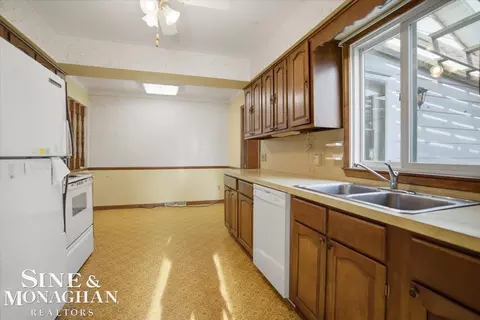 Kitchen - 841 S 12th, Saint Clair, MI 48079 photo 4 of 5