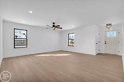 Living - 252 Shelldrake, Saint Clair, MI 48079 photo 2 of 4