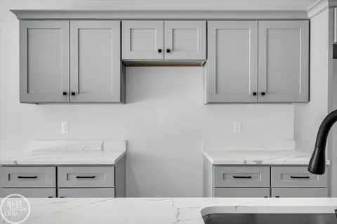 Kitchen - 252 Shelldrake, Saint Clair, MI 48079 photo 6 of 8