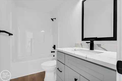 Bath - 252 Shelldrake, Saint Clair, MI 48079 photo 3 of 3