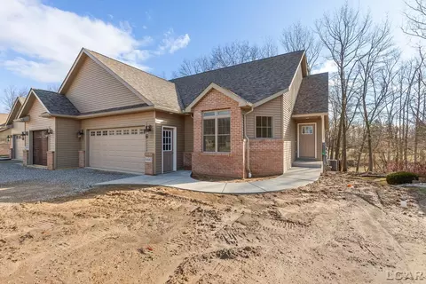 1641 Rivers Edge, Adrian, MI 49221