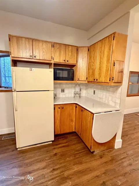 Kitchen - 5501 N State, Davison, MI 48423 photo 3 of 4