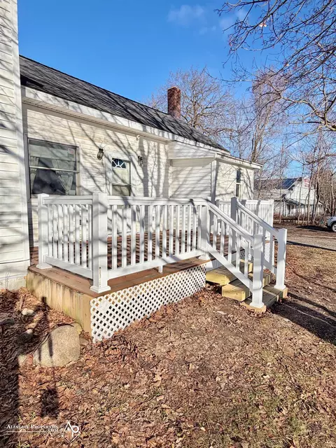 Exterior - 5501 N State, Davison, MI 48423 photo 2 of 11
