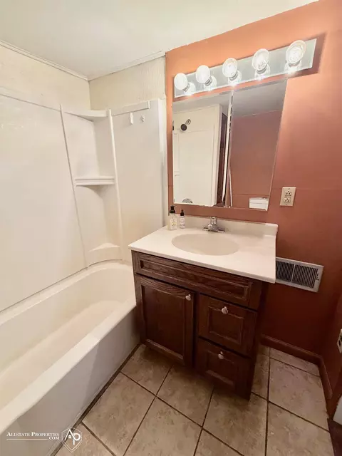 Bath - 5501 N State, Davison, MI 48423 photo 2 of 3