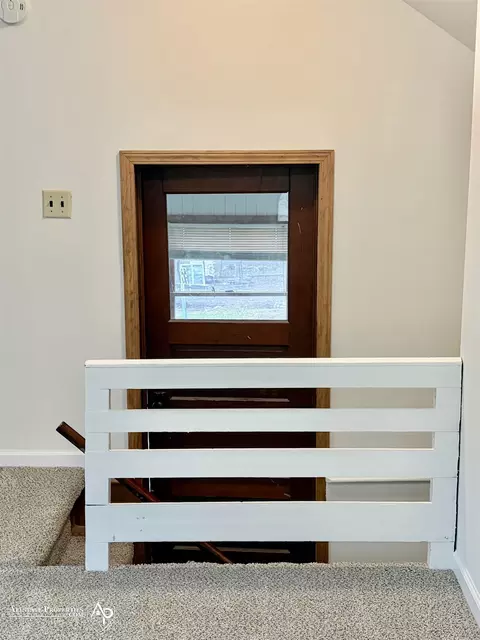 Entry Way - 5501 N State, Davison, MI 48423 photo 2 of 2