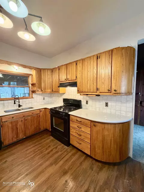 Kitchen - 5501 N State, Davison, MI 48423 photo 2 of 4
