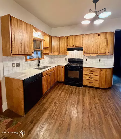 Kitchen - 5501 N State, Davison, MI 48423 photo 1 of 4