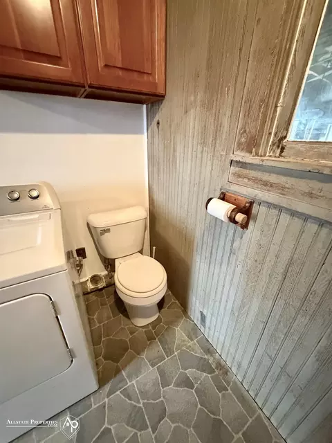 Bath - 5501 N State, Davison, MI 48423 photo 1 of 3