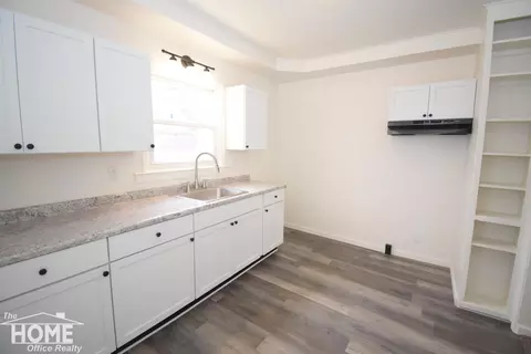 Kitchen - 321 E Stewart, Owosso, MI 48867 photo 1 of 2