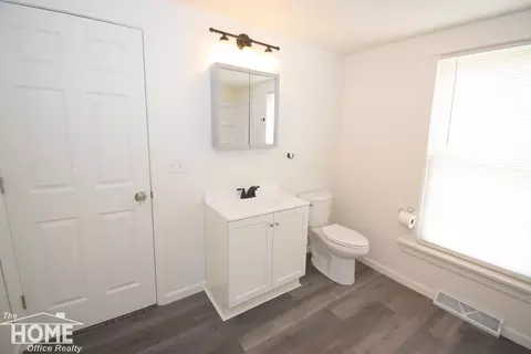 Bath - 321 E Stewart, Owosso, MI 48867 photo 1 of 2