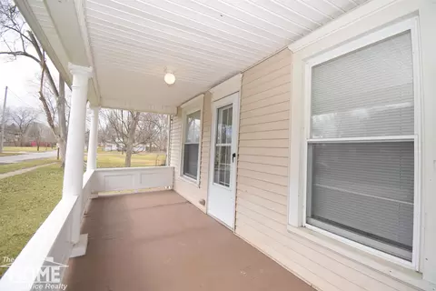 Exterior - 321 E Stewart, Owosso, MI 48867 photo 3 of 3