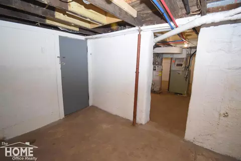 Entry Way - 321 E Stewart, Owosso, MI 48867 photo 3 of 3