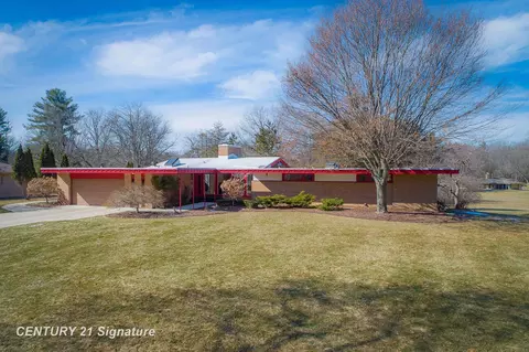 3711 Applewood, Midland, MI 48640