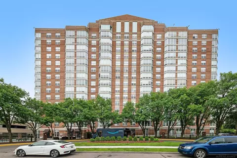 250 E Harbortown #608, Detroit, MI 48207
