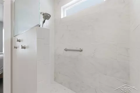 Bath - 403 Copper Leaf, Midland, MI 48642 photo 3 of 3