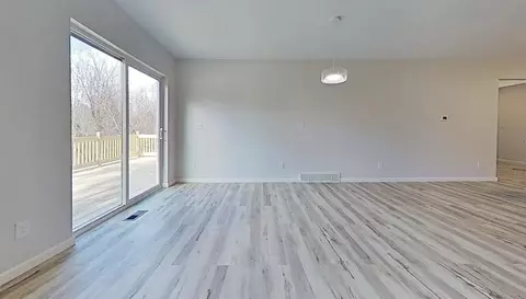 Living - 5367 Kings, Gladwin, MI 48624 photo 2 of 5