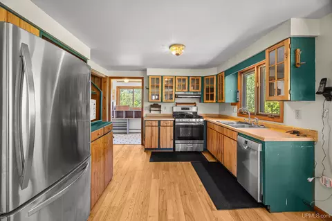 Kitchen - 12932 M26, Eagle Harbor, MI 49950 photo 2 of 5