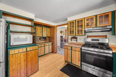 Kitchen - 12932 M26, Eagle Harbor, MI 49950 photo 4 of 5