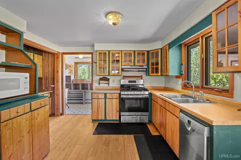 Kitchen - 12932 M26, Eagle Harbor, MI 49950 photo 5 of 5
