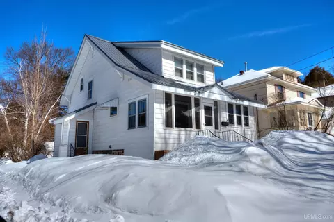 150 W Arch, Ironwood, MI 49938