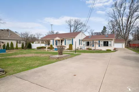 3960 W Sterns Rd, Lambertville, MI 48144
