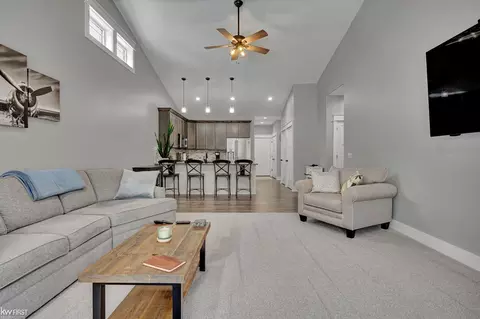Living - 11118 Brahms, Davison, MI 48423 photo 2 of 2