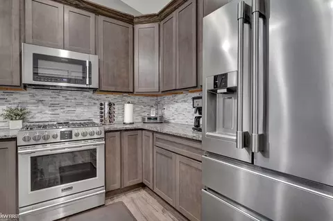 Kitchen - 11118 Brahms, Davison, MI 48423 photo 4 of 4