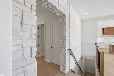 Entry Way - 17492 Gilmore, Armada, MI 48005 photo 8 of 10