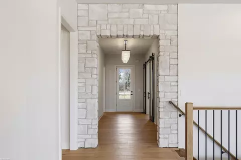 Entry Way - 17492 Gilmore, Armada, MI 48005 photo 2 of 10