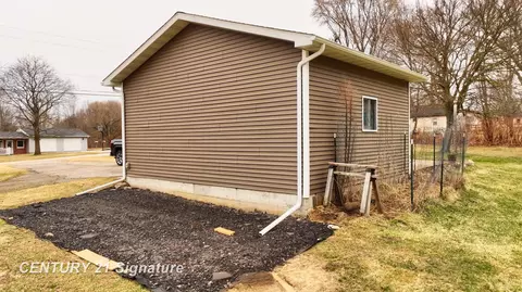 Exterior - 9085 Coldwater, Flushing, MI 48433 photo 6 of 8