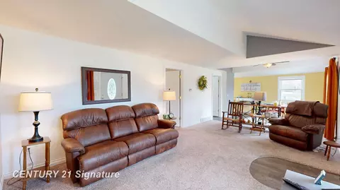 Living - 9085 Coldwater, Flushing, MI 48433 photo 1 of 1