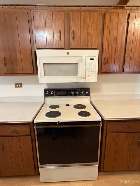 Kitchen - 2009 Deer Lk, Ishpeming, MI 49849 photo 3 of 4