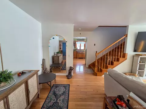 Entry Way - e9915 Old Indiantown Road, Munising, MI 49862 photo 2 of 4