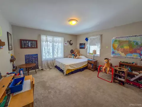 Bedroom - e9915 Old Indiantown Road, Munising, MI 49862 photo 7 of 8