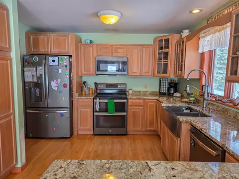 Kitchen - e9915 Old Indiantown Road, Munising, MI 49862 photo 2 of 5