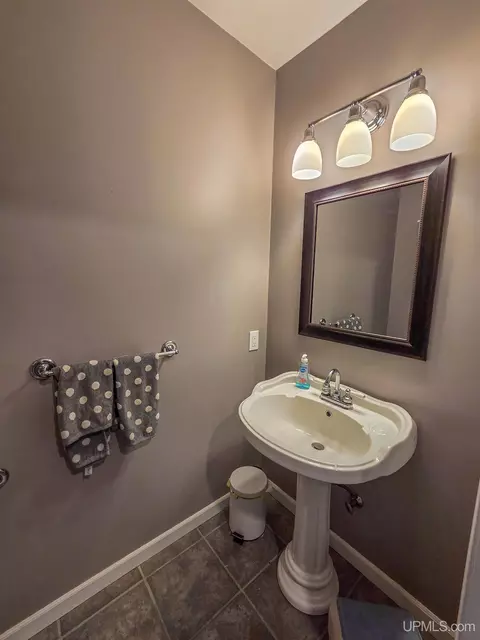 Bath - e9915 Old Indiantown Road, Munising, MI 49862 photo 6 of 9