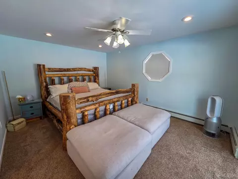 Bedroom - e9915 Old Indiantown Road, Munising, MI 49862 photo 1 of 8